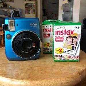 ⭐️ Instax Mini 70 + 2 packs of Film